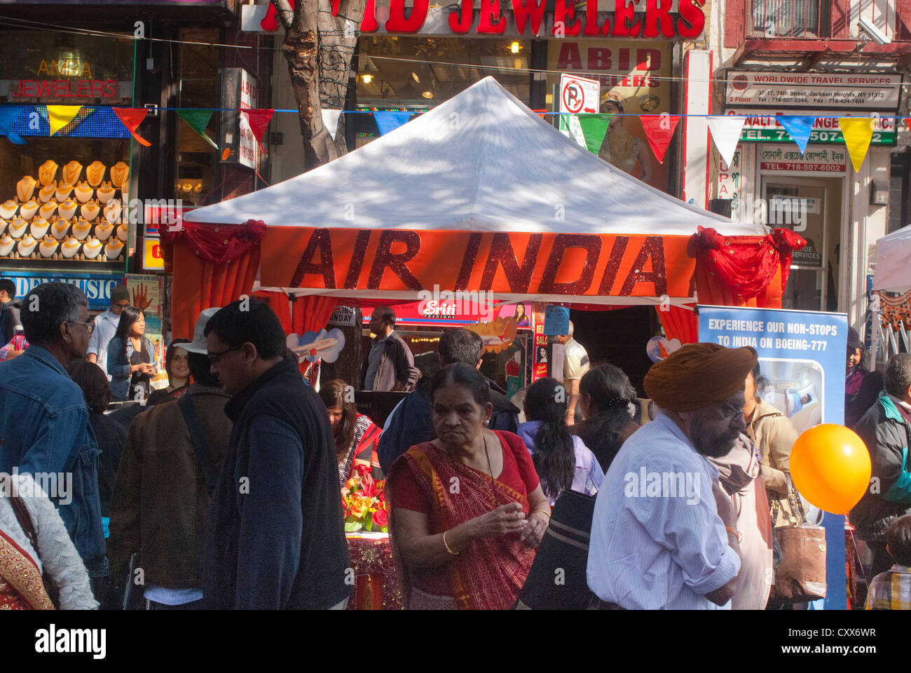 Air-India-Stand auf einer Messe Diwali-Straße im Stadtteil Queens von Jackson Heights in New York Stockfoto