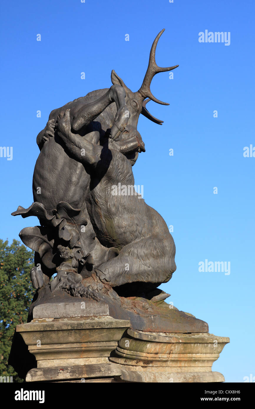 Skulptur von Emmanuel Fremiet in Swierklaniec Park, Polen Stockfoto