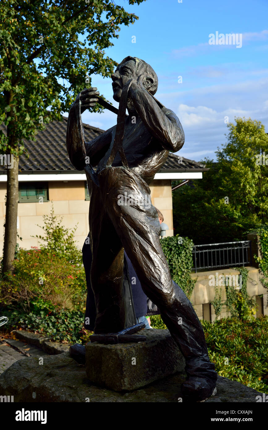 Eine Bronzestatue des lokalen Bergmann in Bad Bentheim, Deutschland. Stockfoto