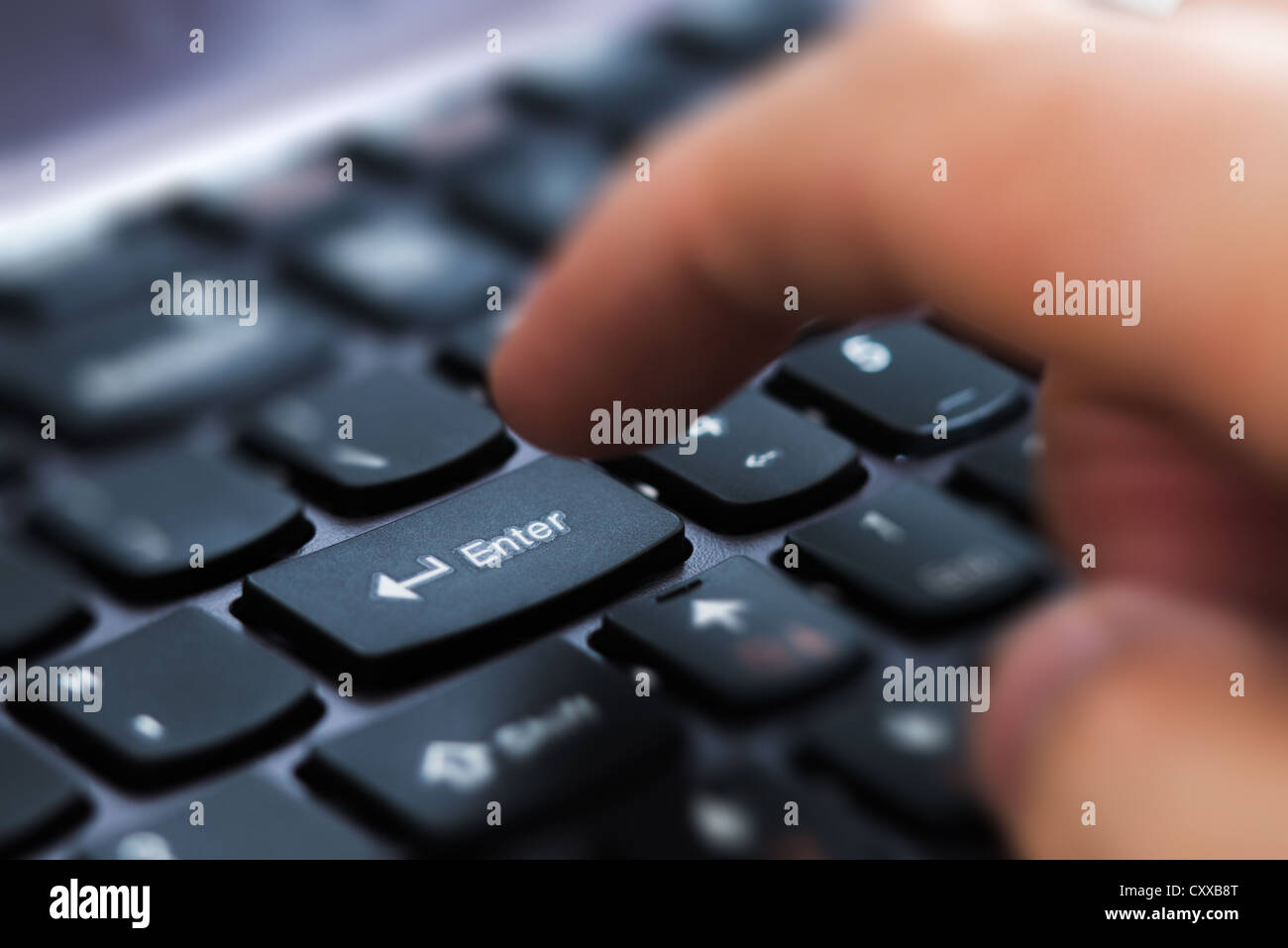 Drücken die Enter-Taste. Stockfoto