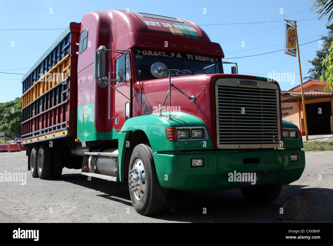 El Salvador Liner LKW im San Jorge, Nicaragua Stockfoto