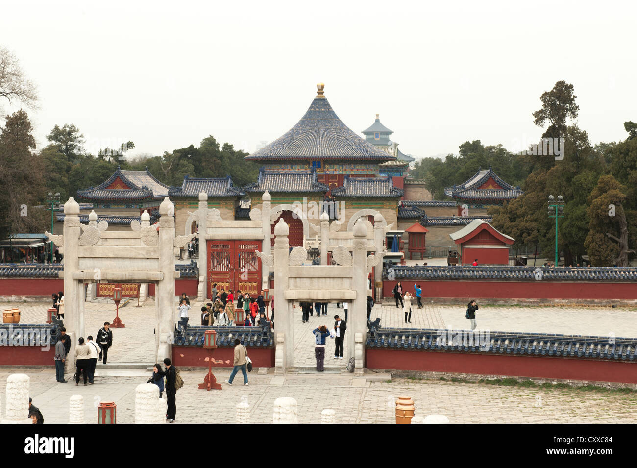 Himmelstempel, Beijing. Blick vom Altar runden Hügel auf das kaiserliche Himmelsgewölbe. Stockfoto