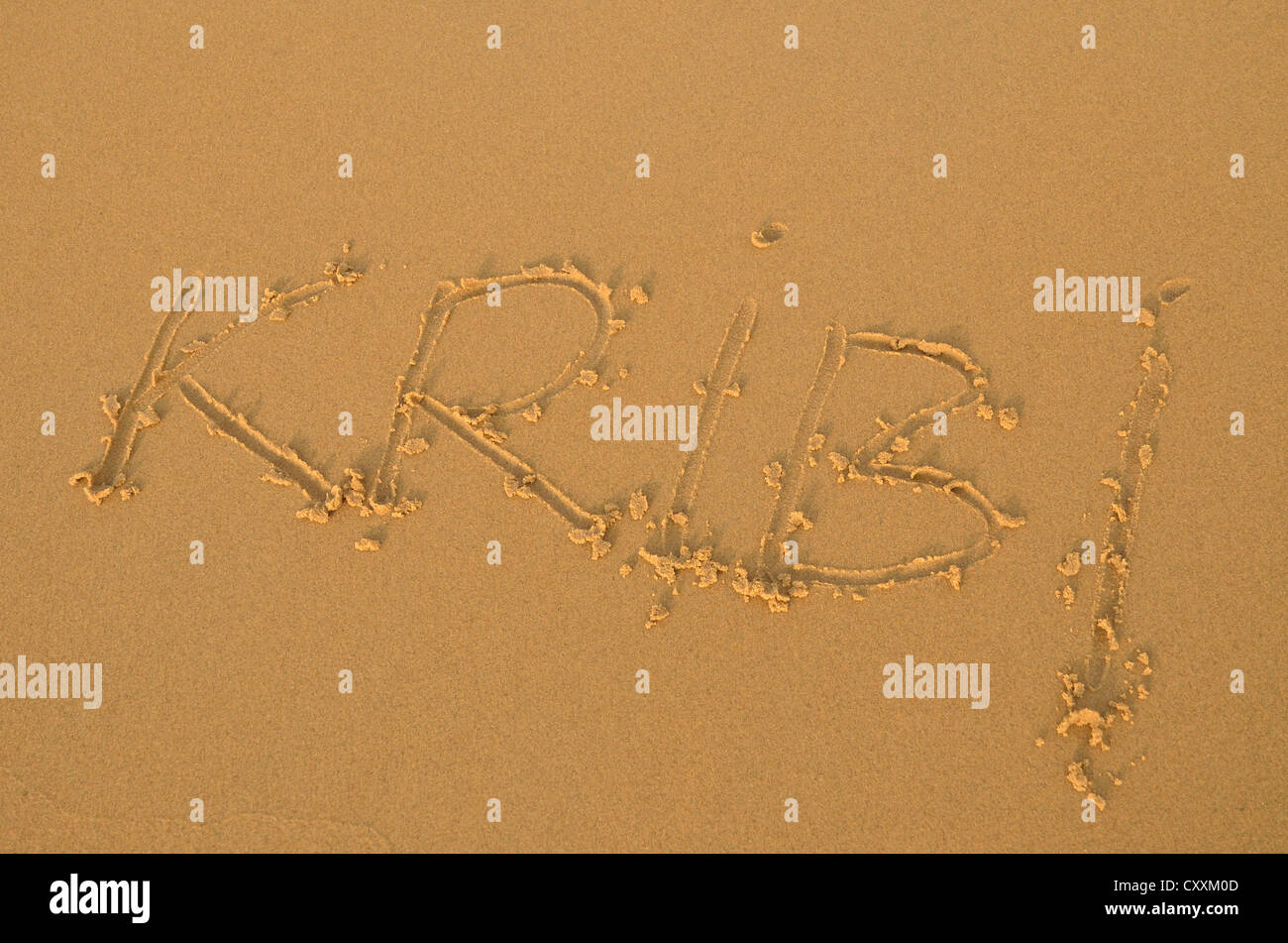 Kribi, geschrieben in den Sand an einem Strand in der Nähe von Kribi, Kamerun, Zentralafrika, Afrika Stockfoto
