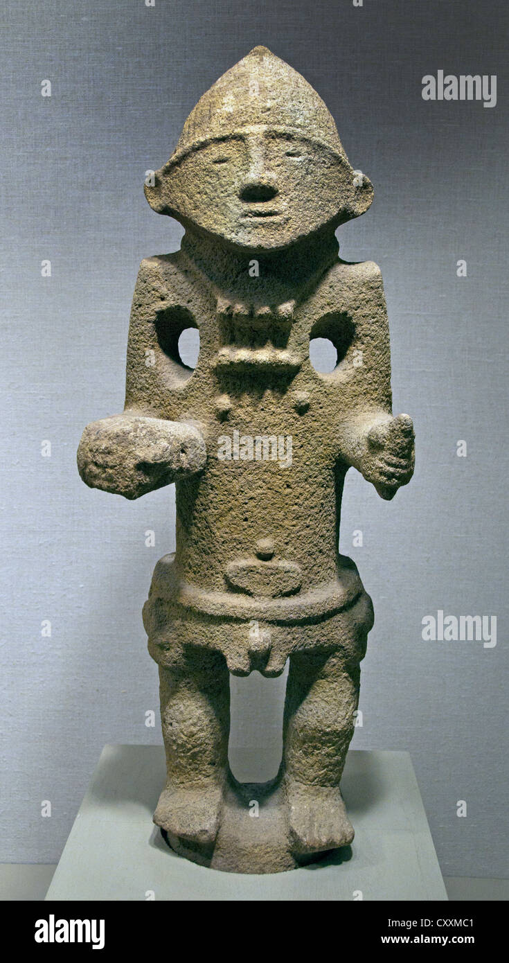 Krieger mit Trophäe Kopf 8. – 11. Jahrhundert Costa Rica Atlantic Wasserscheide Stein 88 cm Stockfoto