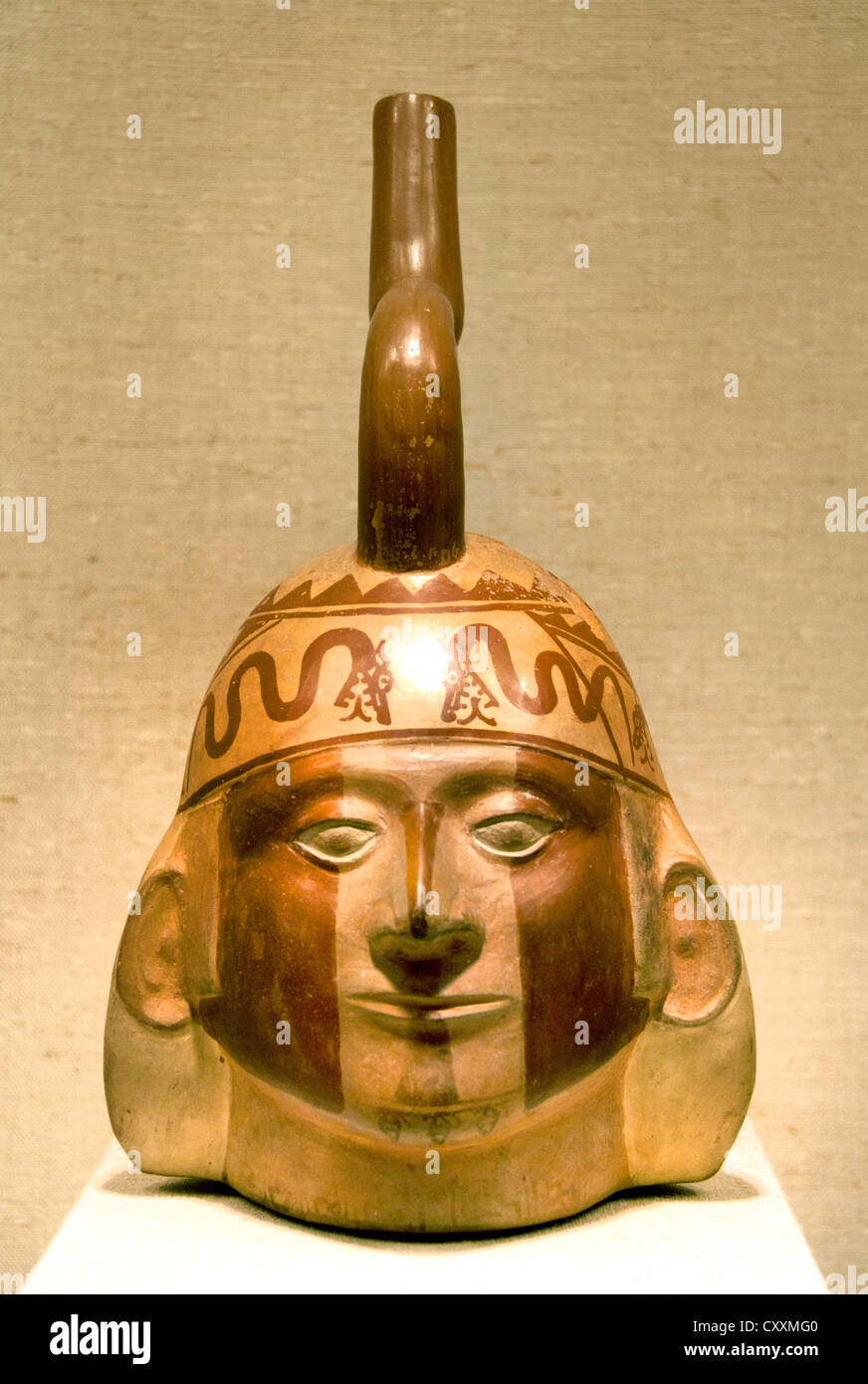Porträt Kopf Flasche 5. – 6. Jahrhundert Peru peruanischer Moche Keramik 32 cm Stockfoto