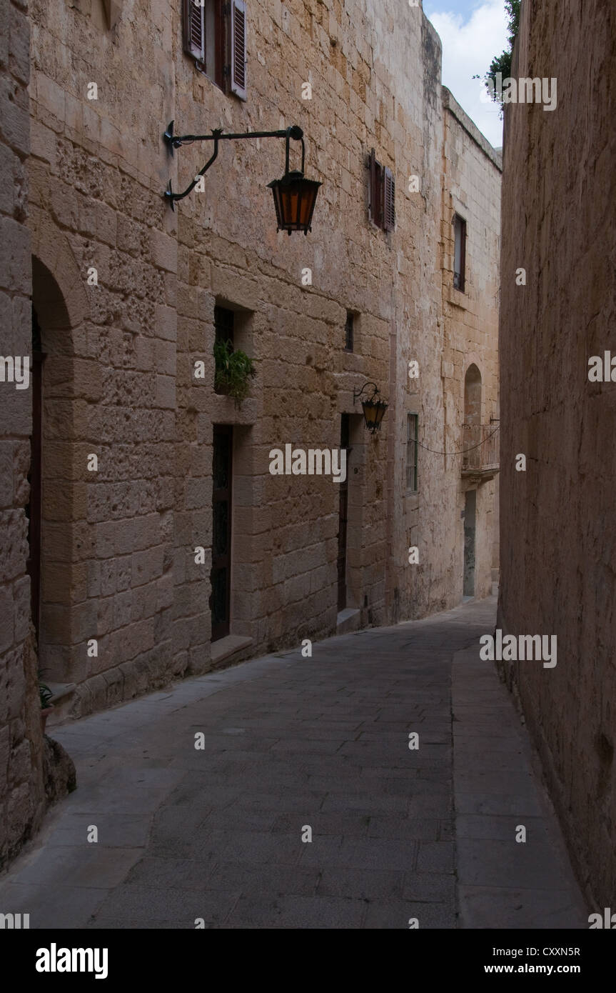 Blick entlang eines schmalen Seite Hauptstraßen in "The Silent City", Mdina, Malta Stockfoto