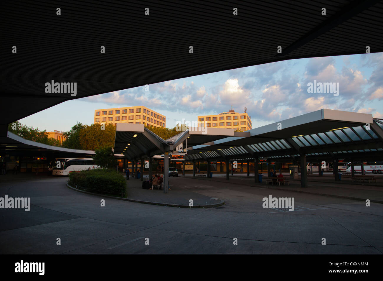 ZOB Langstrecken Busbahnhof Bahnhof Charlottenburg Bezirk Berlin Deutschland Europa Stockfoto