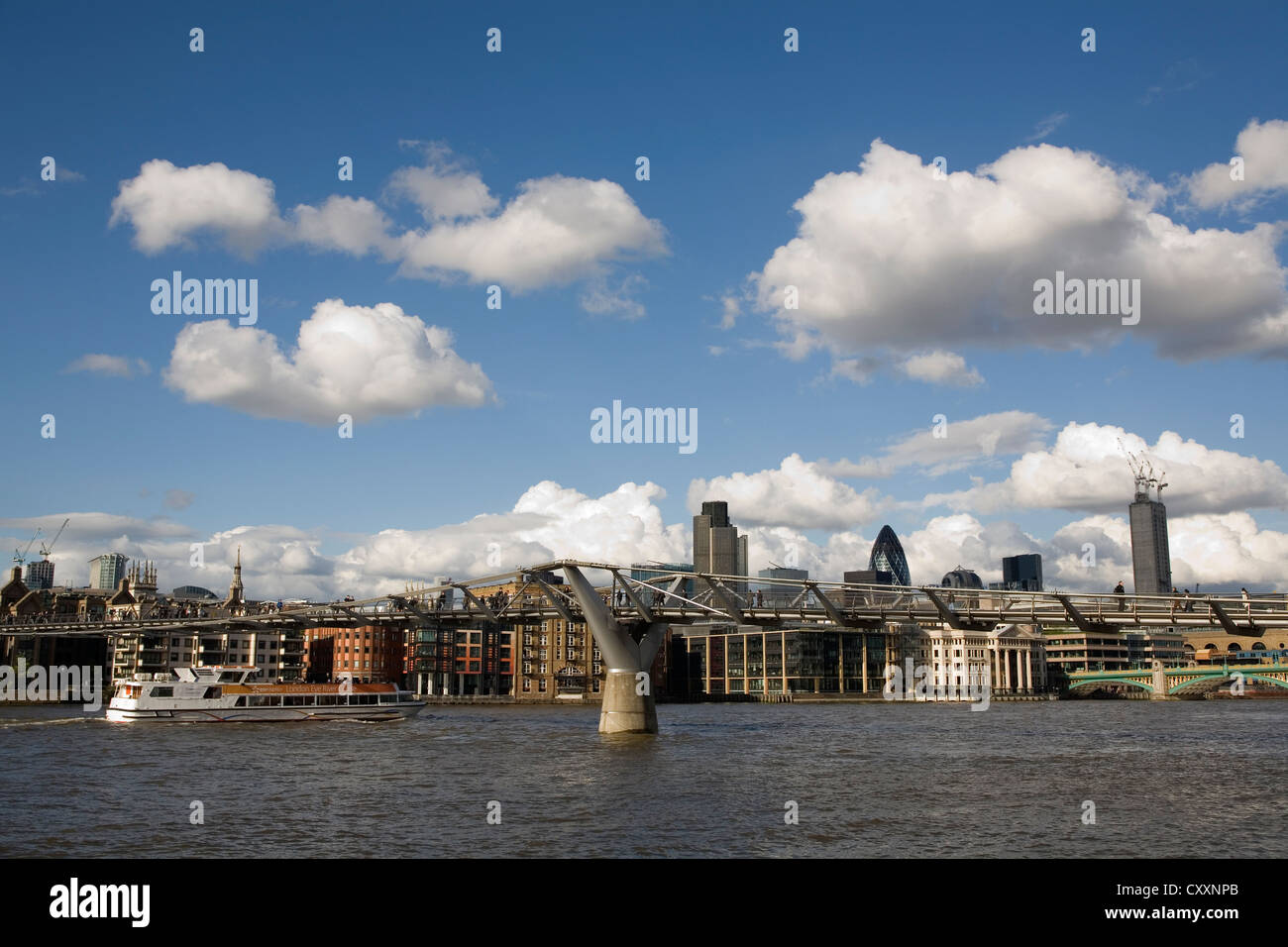 Stadtbild, Themse, Millennium Bridge, London, England, Vereinigtes Königreich, Europa, PublicGround Stockfoto