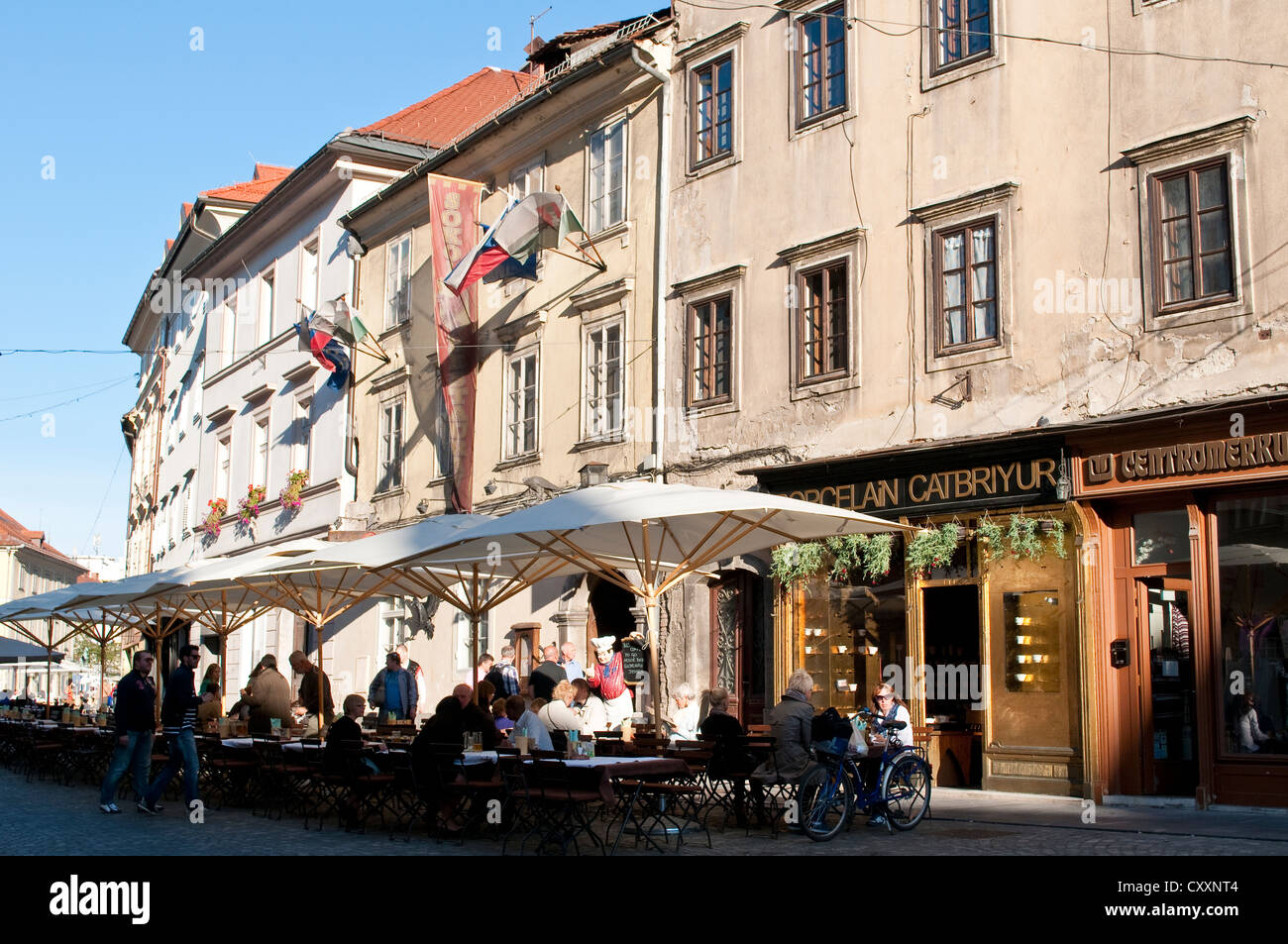 Restaurant, Ciril Metodov Trg, Altstadt, Ljubljana, Slowenien Stockfoto