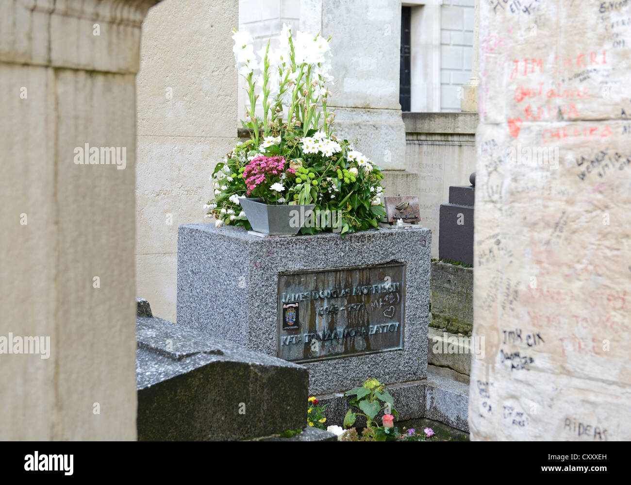 Grab von Jim Morrison, Friedhof Père Lachaise, Cimetière du Père-Lachaise, Paris Frankreich Stockfoto