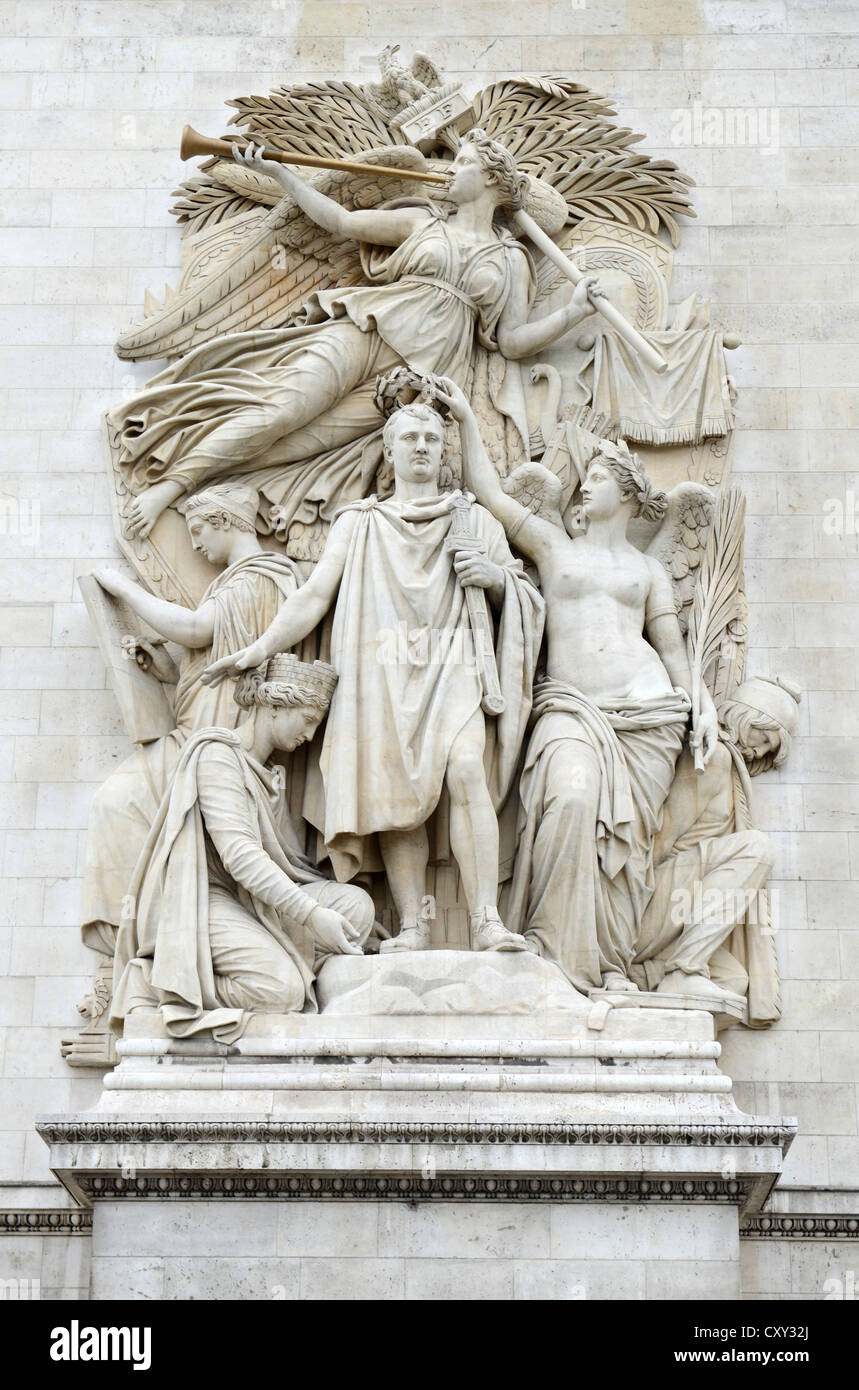 Arc de Triomphe, Nahaufnahme des Schnitzwerks auf der Vorderseite des Arc de Triomphe in Paris, Frankreich Stockfoto