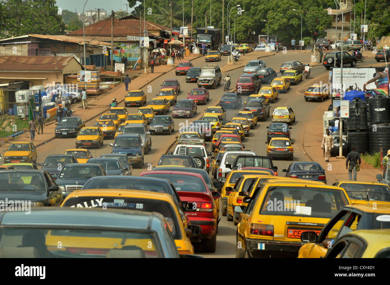 Statische Verkehr in Yaoundé, der Hauptstadt von Kamerun, Zentralafrika, Ostafrika Stockfoto
