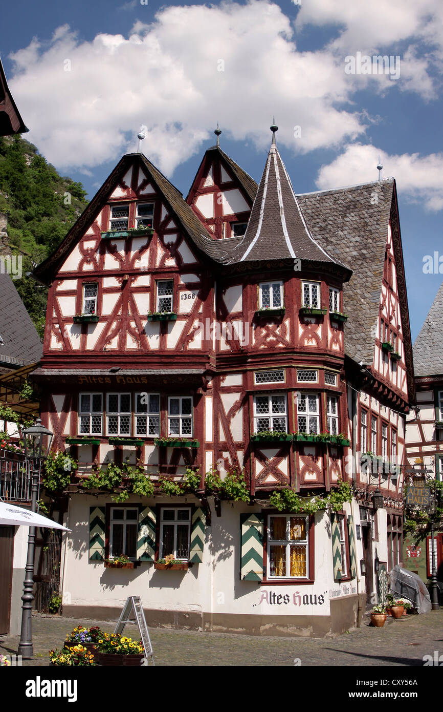 Historisches Fachwerkhaus in Bacharach im Mittelrheintal, Rheinland-Pfalz, Deutschland Stockfoto