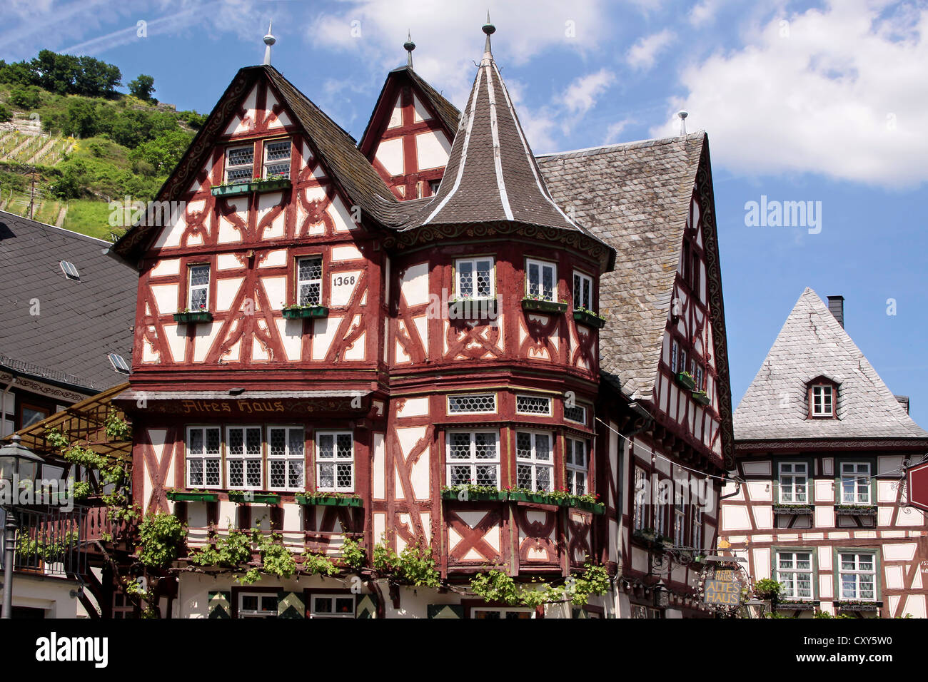 Historisches Fachwerkhaus in Bacharach im Mittelrheintal, Rheinland-Pfalz, Deutschland Stockfoto