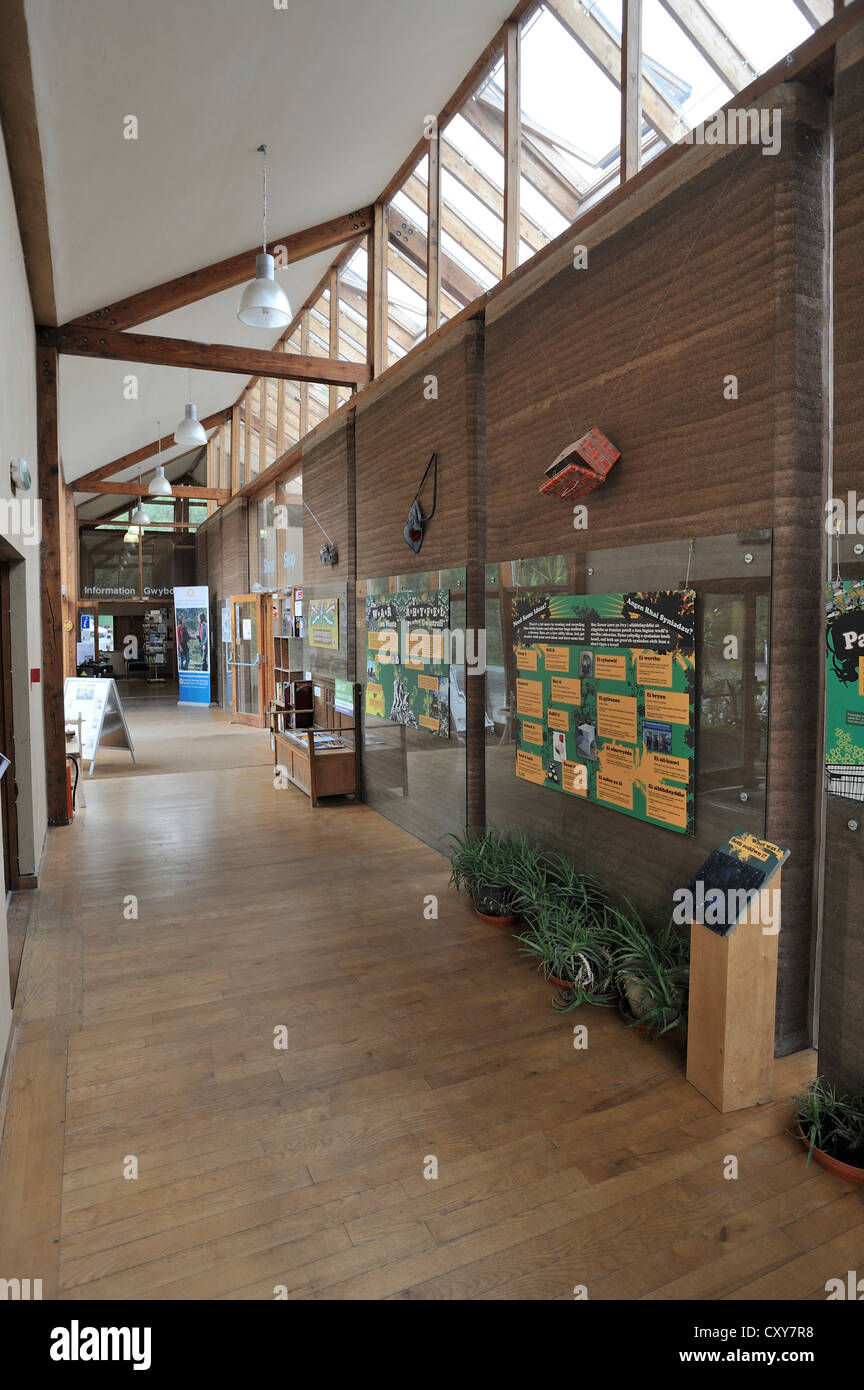 Im Inneren des Wales-Instituts für nachhaltige Bildung Gebäude am Zentrum für alternative Technologie Stockfoto