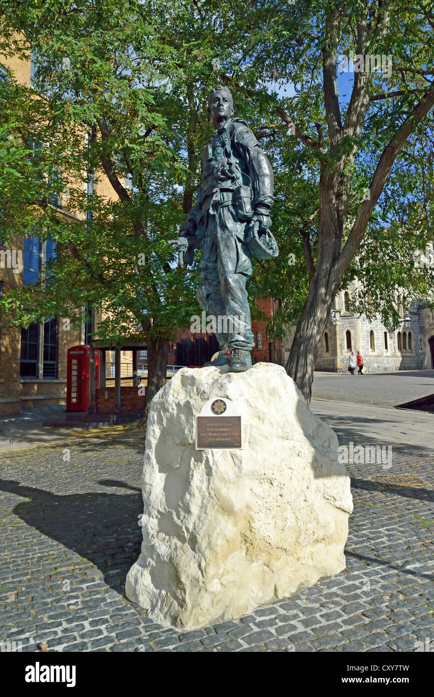 Irish Gardisten Memorial Statue, High Street, Windsor, Berkshire, England, Vereinigtes Königreich Stockfoto