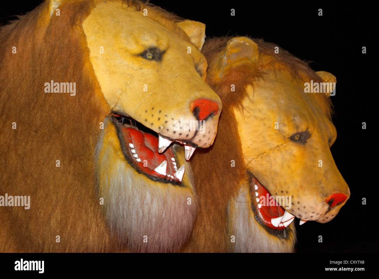 Löwen der Göttin Sri Durga Devi.Lions Skulptur Closeup Ansichten aus dem Hindu-Tempel-Festival in Kerala in Indien. Stockfoto