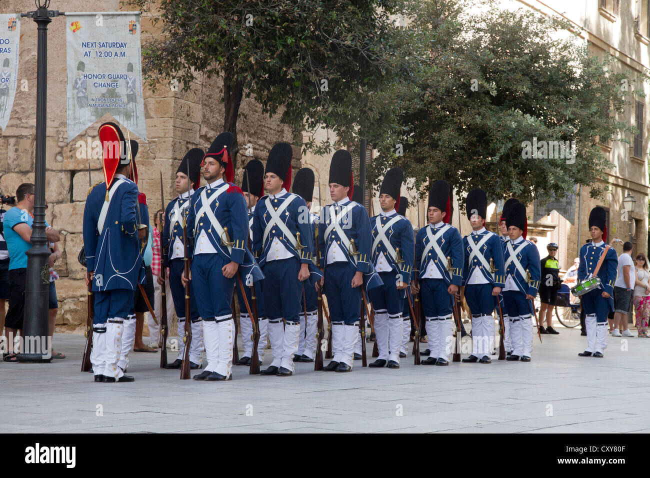 Wachwechsel am Palacio de Almudaina Palma De Mallorca Spanien Stockfoto