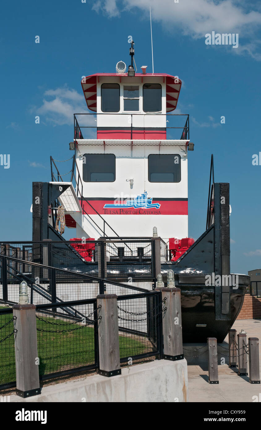 Tulsa, Oklahoma, Hafen von Catoosa, M/V Charley Grenze Schlepper auf dem Festland in Oklahoma Maritime Education Center anzeigen Stockfoto