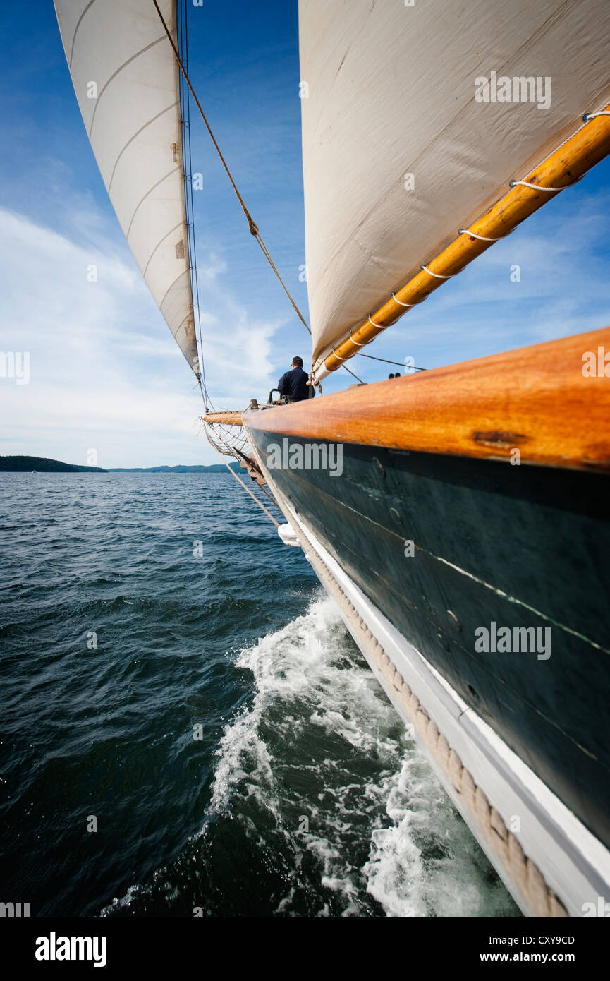 An Bord der historischen große Schiff 'Zodiac' Segeln durch die San Juan Islands des Puget Sound im westlichen Washington, USA. Stockfoto