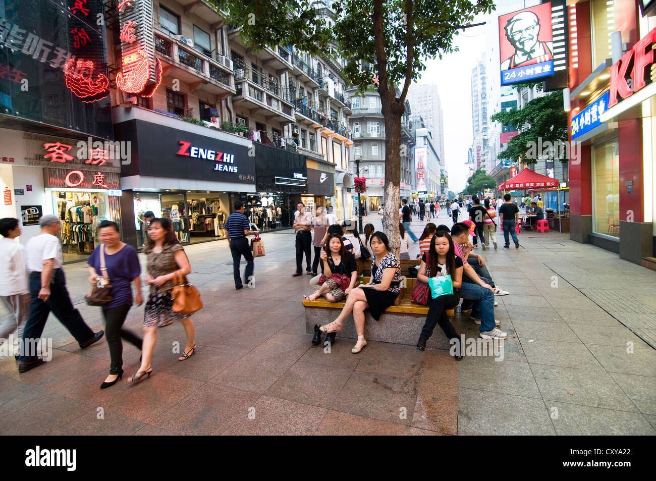 Belebten Einkaufsstraßen in Hankou Wuhan. Stockfoto