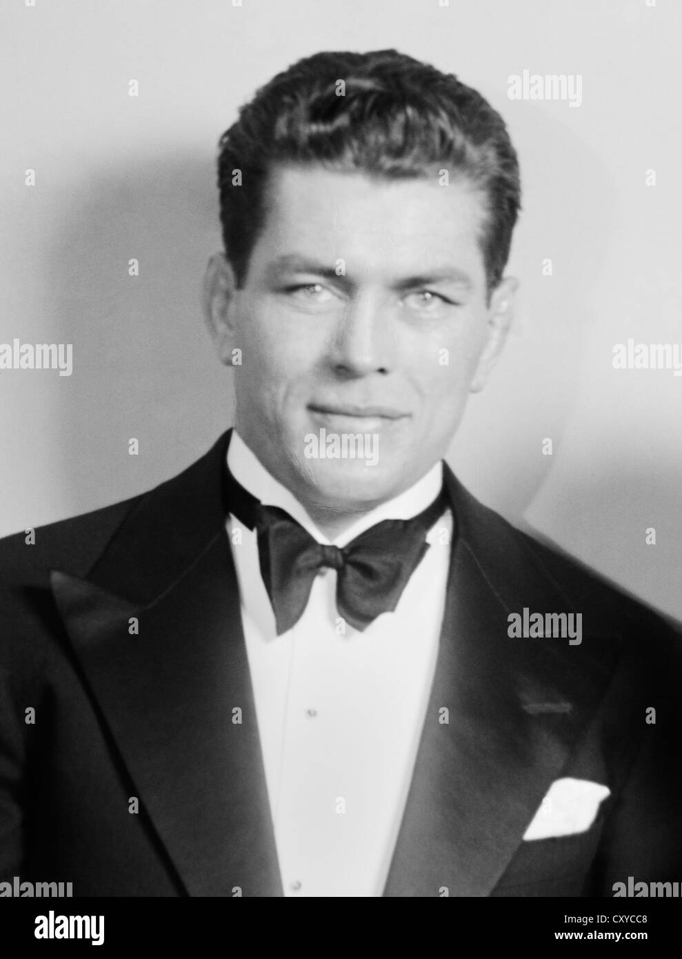 Oldtimer-Portraitfoto des Boxers Gene Tunney (1897 – 1978) – Tunney, bekannt als „The Fighting Marine“, war von 1926 bis 1928 Weltmeister im Schwergewicht. Undatierte Aufnahme von Harris & Ewing. Stockfoto