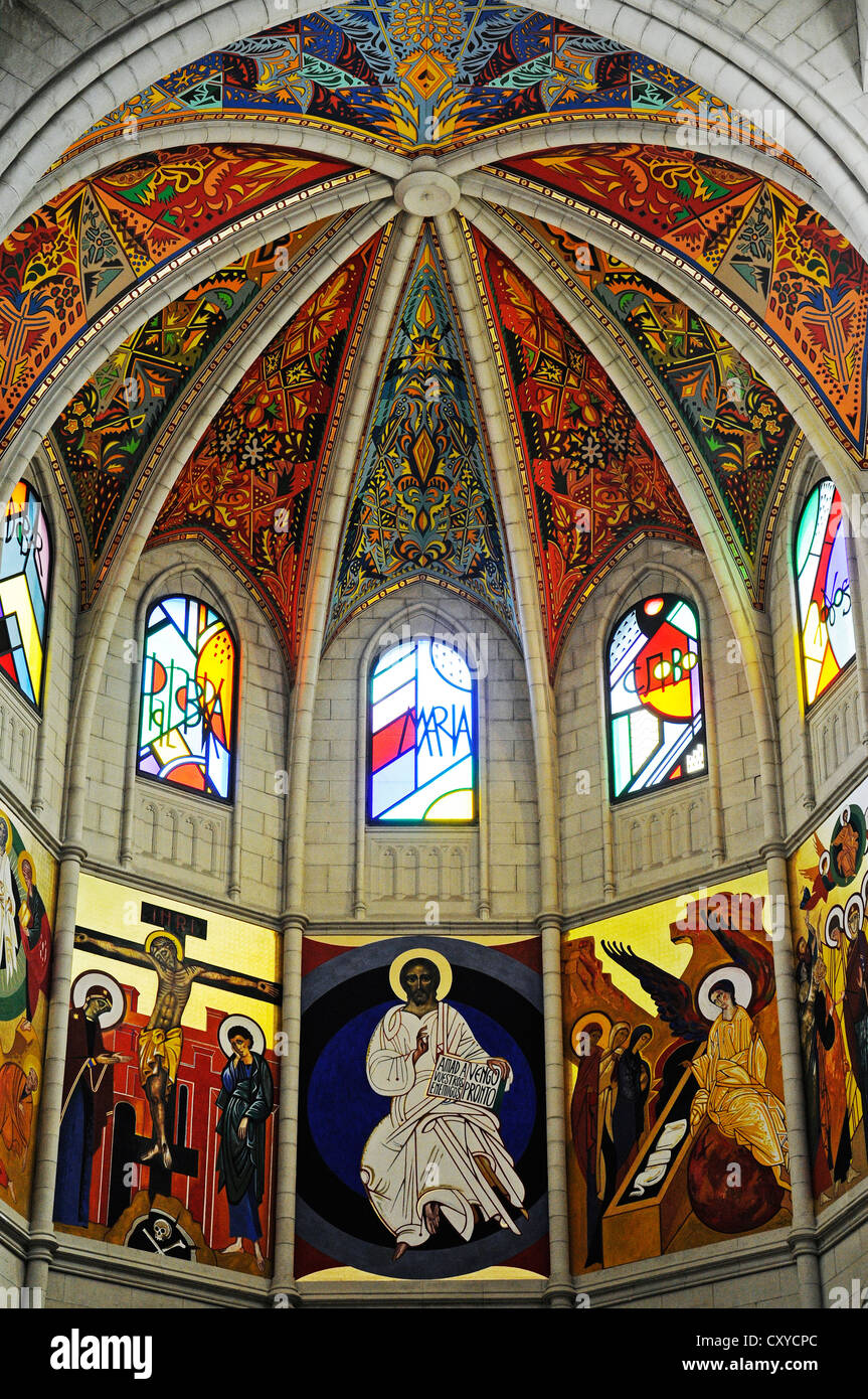 Innenansicht, Dome, Catedral de Nuestra Señora De La Almudena, Santa Maria la Real De La Almudena, Almudena Kathedrale, Madrid Stockfoto