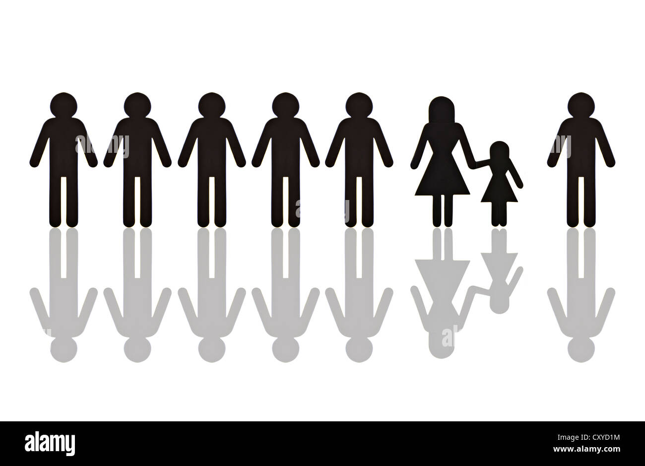 Reihe von männlichen Piktogramm Zahlen mit einem einzigen weiblichen Figur mit einem Kind, symbolisches Bild für Diskriminierung auf dem Arbeitsmarkt da Stockfoto