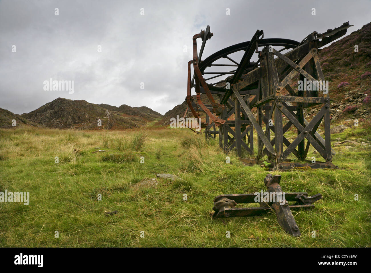Luftseilbahn Maschinen aus den 19. Jahrhundert Kupfer-Minen in Cwm Bychan, Snowdonia, Nordwales aufgegeben. Stockfoto