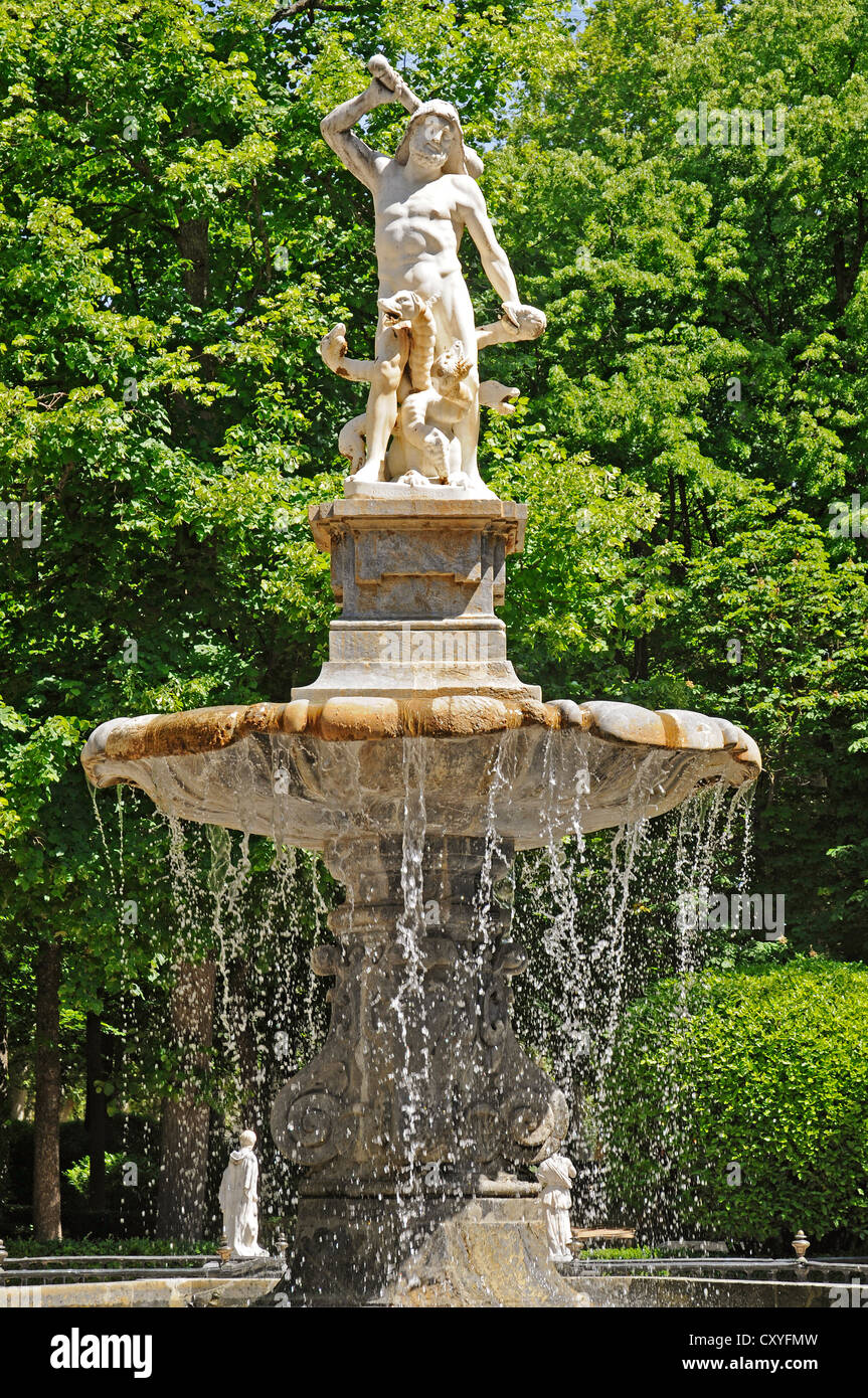 Brunnenskulptur, Jardin De La Isla, Royal Parks, botanische Gärten, Aranjuez, Spanien, Europa Stockfoto