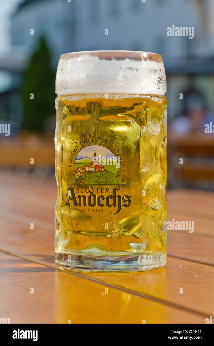 Ein Glas von Andechs Beer auf einen Tisch im Restaurant, Andechs, Bayern Stockfoto