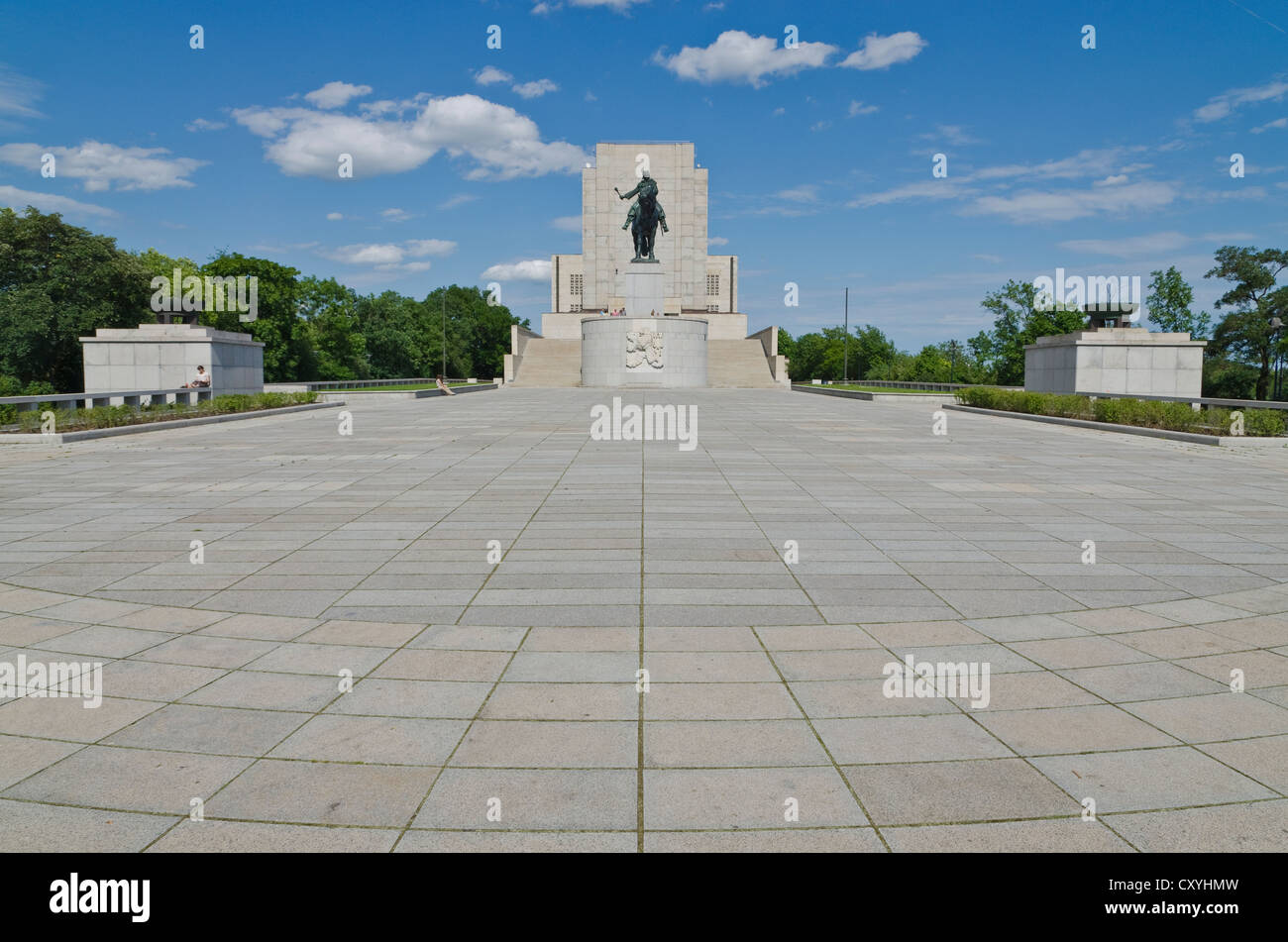Narodní Památník, National Monument mit einer Reiterstatue von Jan ich ka Vítkov Hügels, Prag, Tschechische Republik, Europa Stockfoto