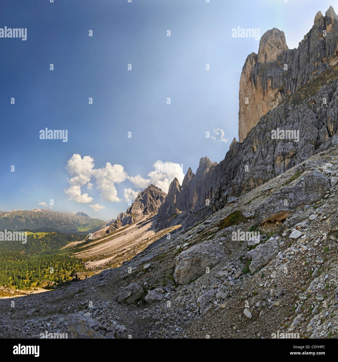 Villnösser oder Villnösser Tal mit der Geisler Gruppe, Geisler Berge, Dolomiten, South Tyrol, Italien, Europa Stockfoto