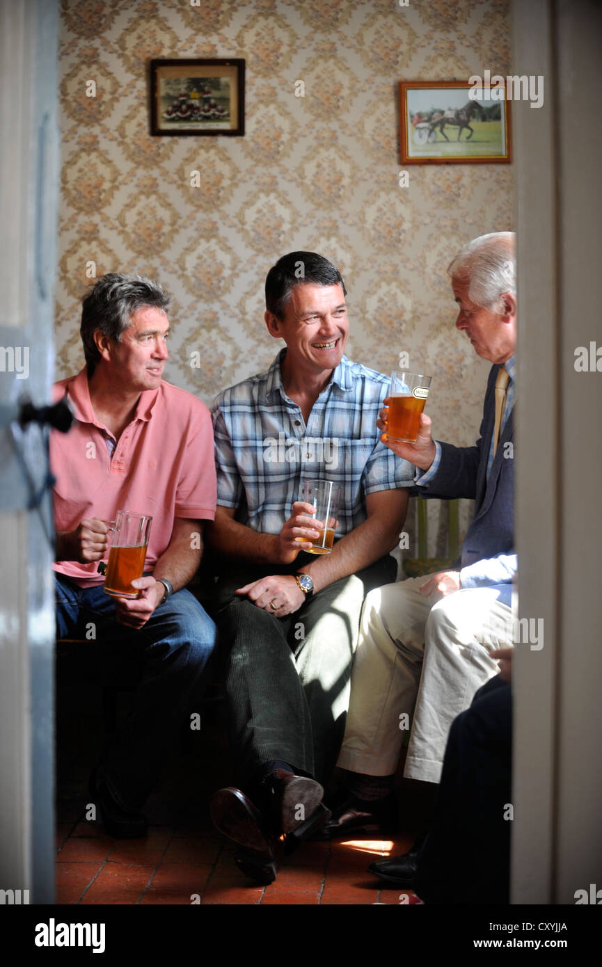 Der Verkauf des historischen Stube Pub the Sun Inn in Leintwardine, Herefordshire, die nach dem Tod des Inhabers Florenz Lane Stockfoto