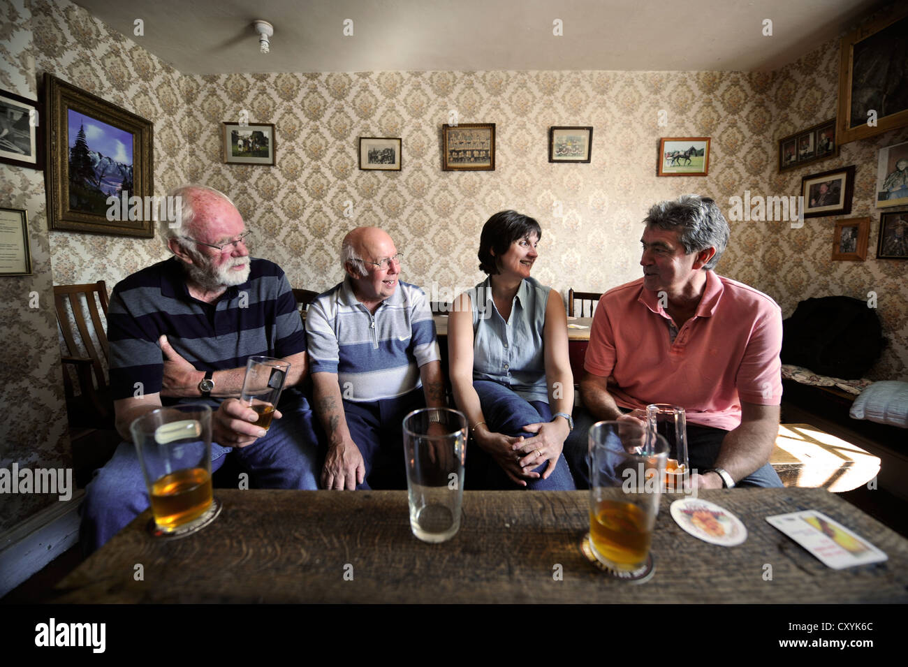 Der Verkauf des historischen Stube Pub the Sun Inn in Leintwardine, Herefordshire, die nach dem Tod des Inhabers Florenz Lane Stockfoto