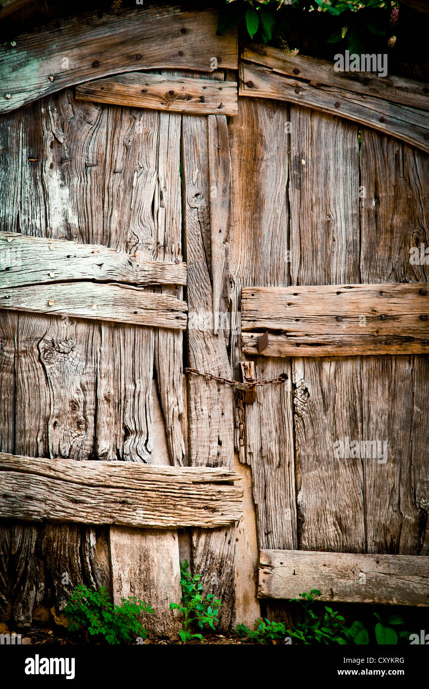 Detail von einer alten Holztür im Vézère-Tal, Perigord, Frankreich, Europa Stockfoto