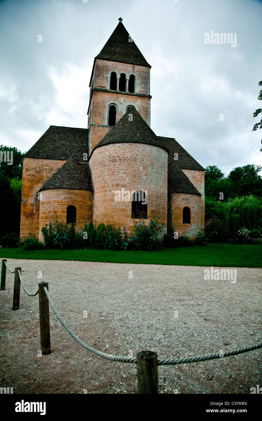 Romanische Kirche in Saint-Léon-Sur-Vézère, Vézère-Tal, Perigord, Frankreich, Europa Stockfoto