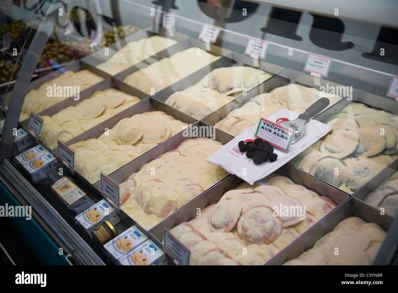 Display of pasta Fotos und Bildmaterial in hoher Auflösung Alamy