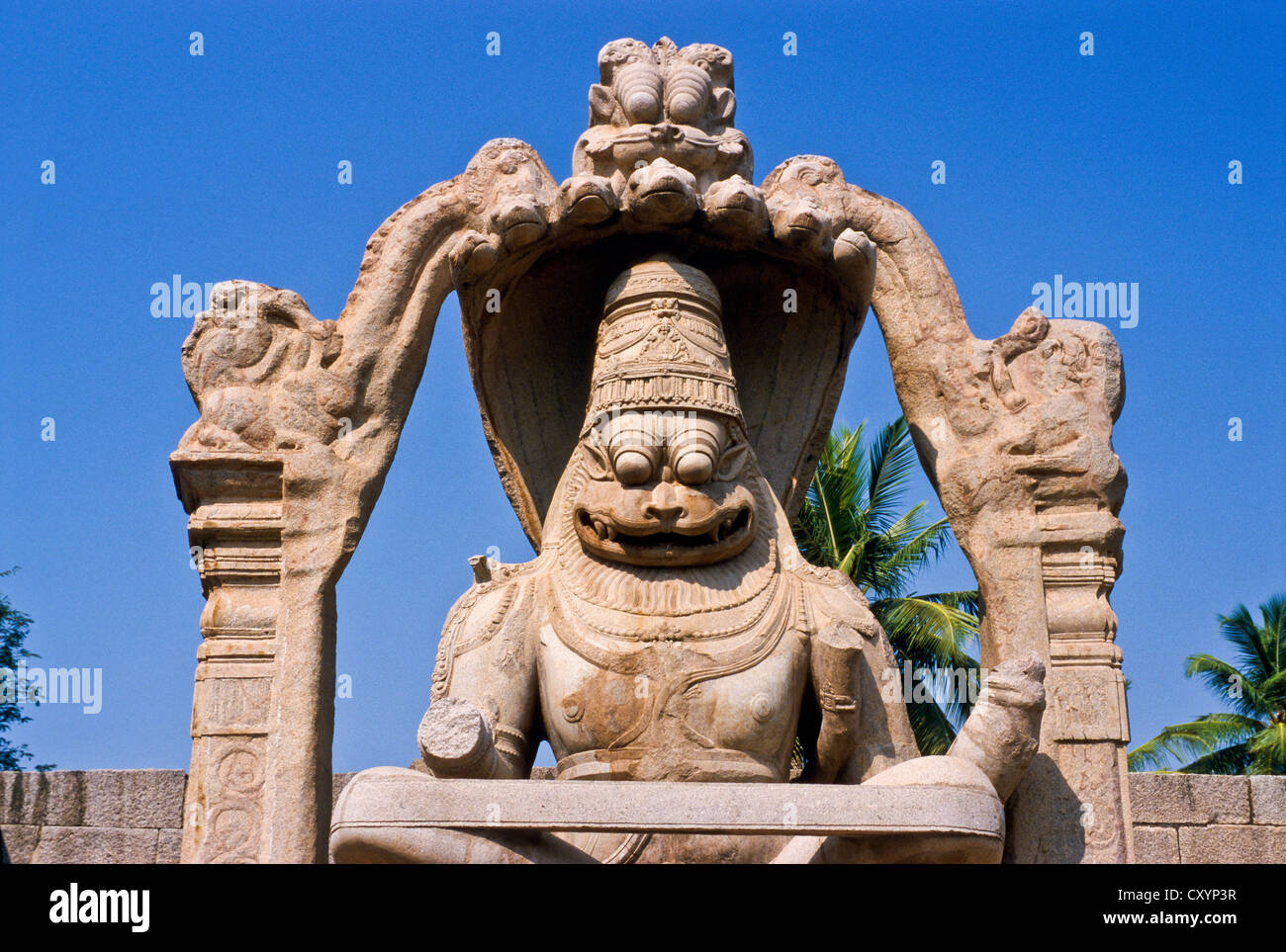 Statue von Lakshmi Narasimha in den Ruinen des alten Königreichs Vijayanagar, Hampi Karnataka, Indien, Asien Stockfoto