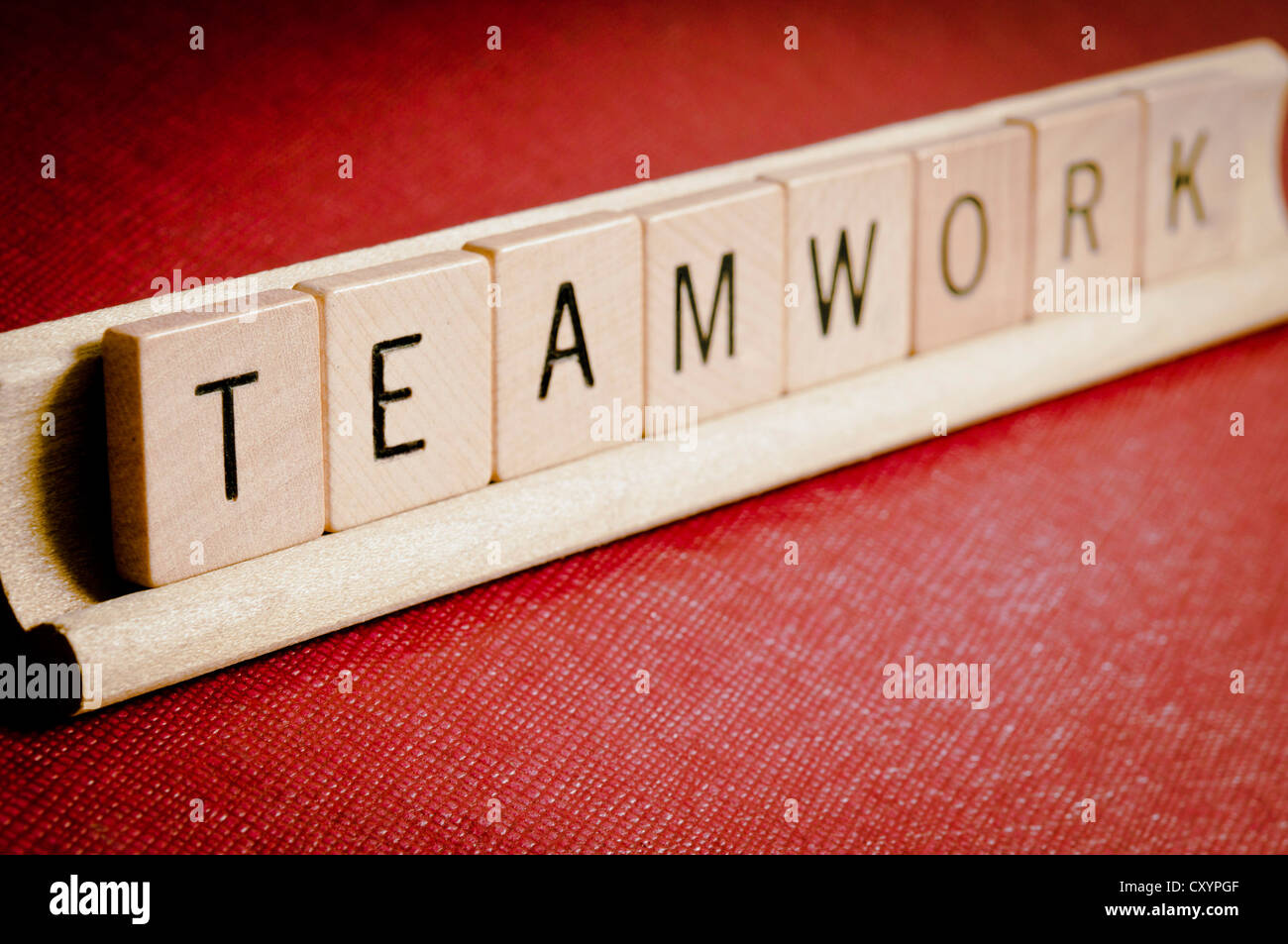 Teamwork mit Scrabble Fliesen geschrieben Stockfoto