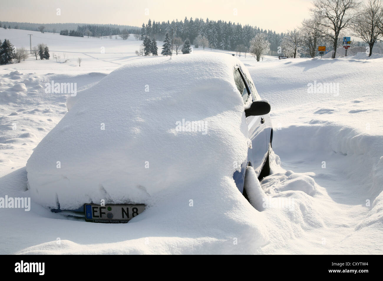 Schnee Auto, Wintersportort Frauenwald, Thüringer Wald, Thüringen Stockfoto