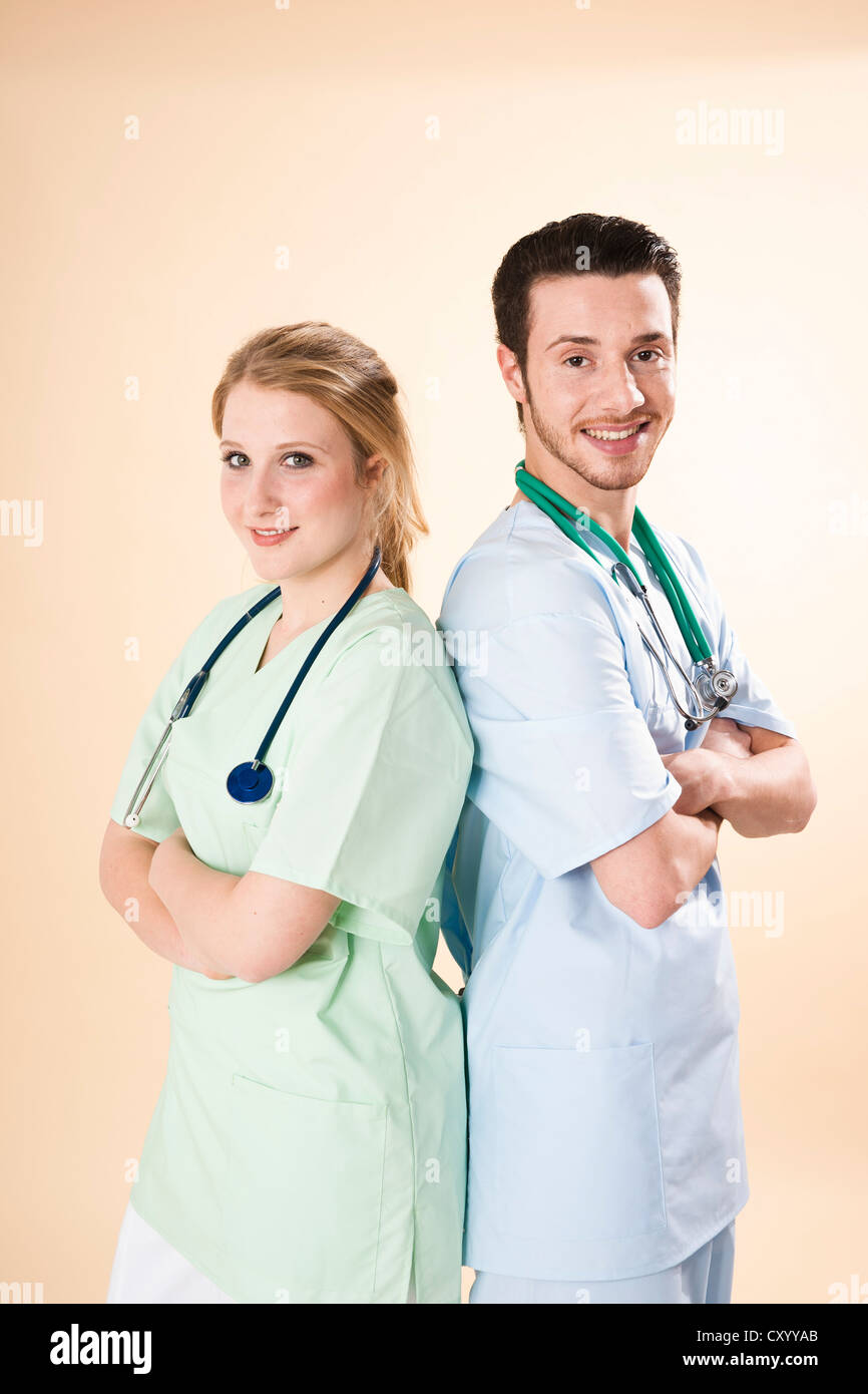 Männlichen und weiblichen Krankenschwestern Stockfoto