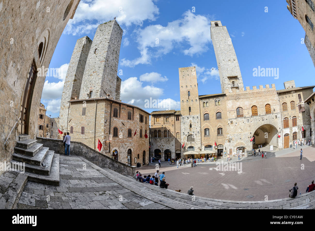 Hauptplatz im Zentrum mittelalterlichen Stadt, Türme von San Gimignano, Toskana, Italien, Europa Stockfoto