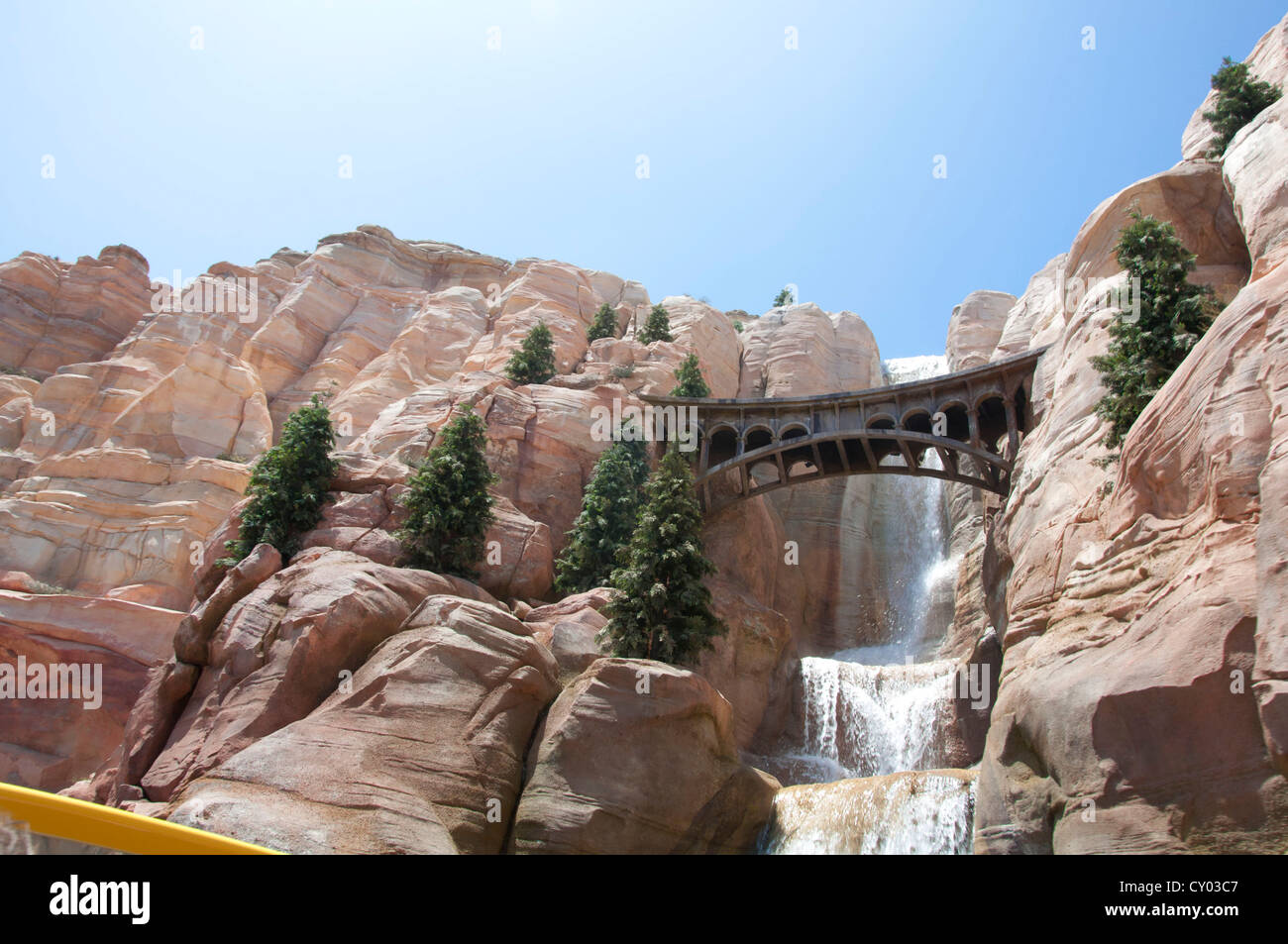 Grand Canyon Wasserfall Autos landen Disneyland in Anaheim, Kalifornien Stockfoto