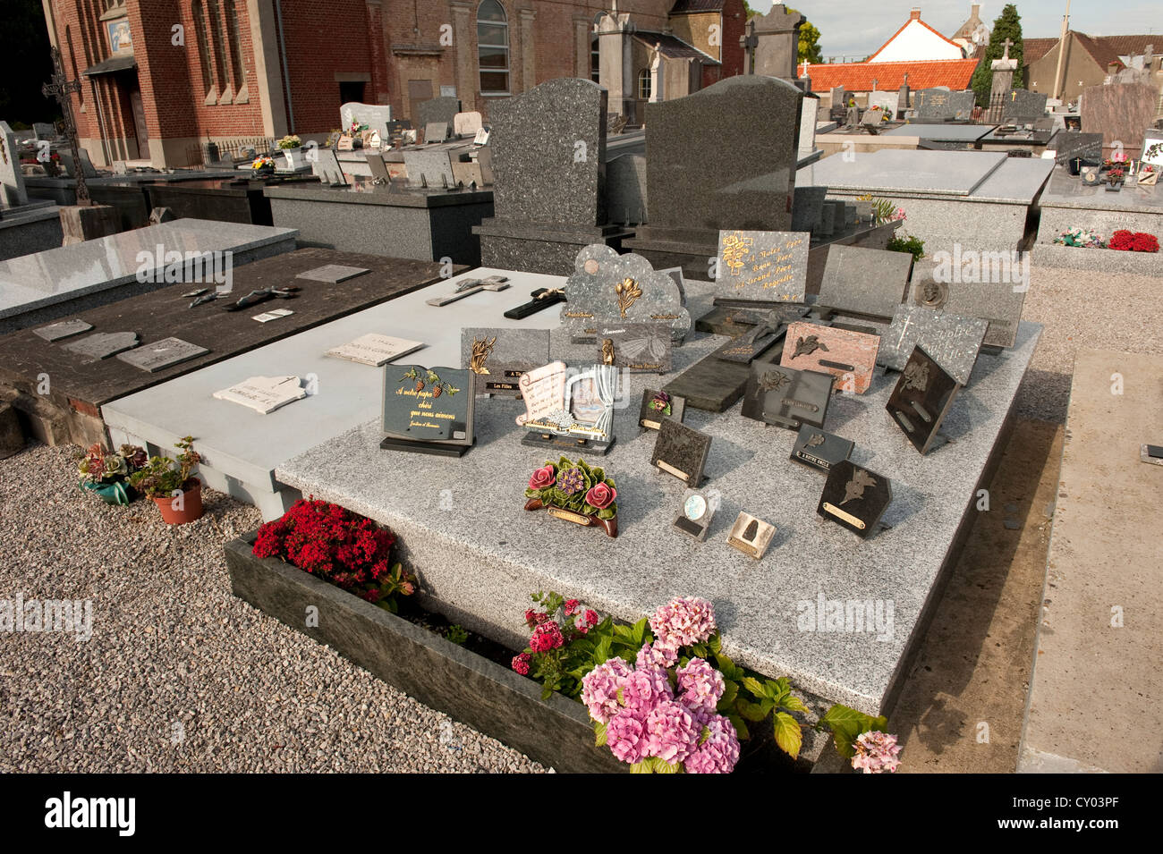 Katholische orthodoxe Kirche Ikonen auf schwere Nortkerque Frankreich Europa Stockfoto