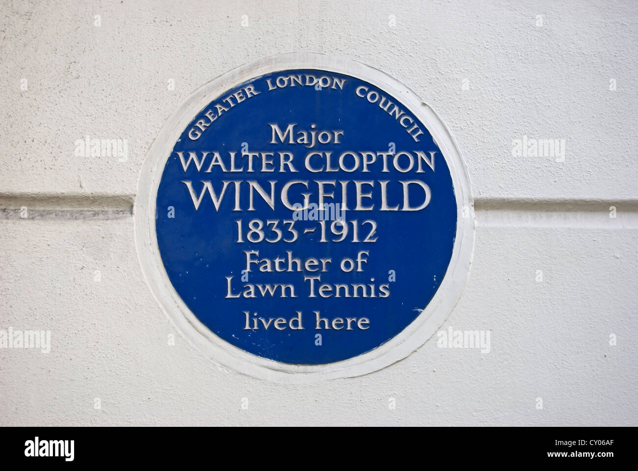 blaue Plakette markiert ein Haus von Rasentennis Gründer großen Walter Clopton Wingfield, Pimlico, London, england Stockfoto