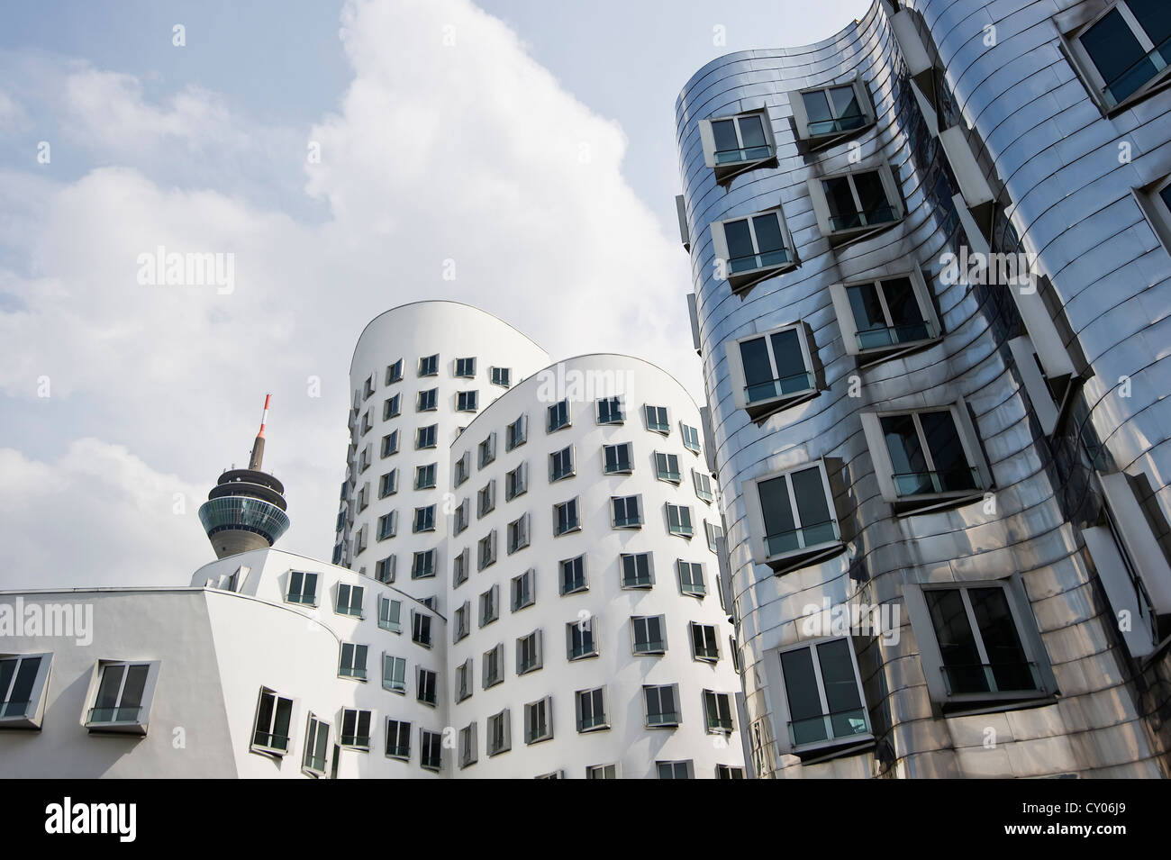 Wohngebäude von Frank Gehry, Medienhafen Bezirk, Düsseldorf, Nordrhein-Westfalen Stockfoto