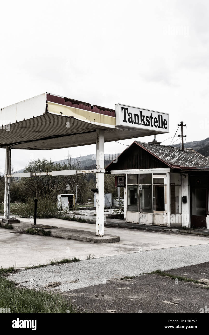 Alten, verlassenen Tankstelle in Kammern, Liesingtal Tal, Steiermark, Austria, Europe Stockfoto