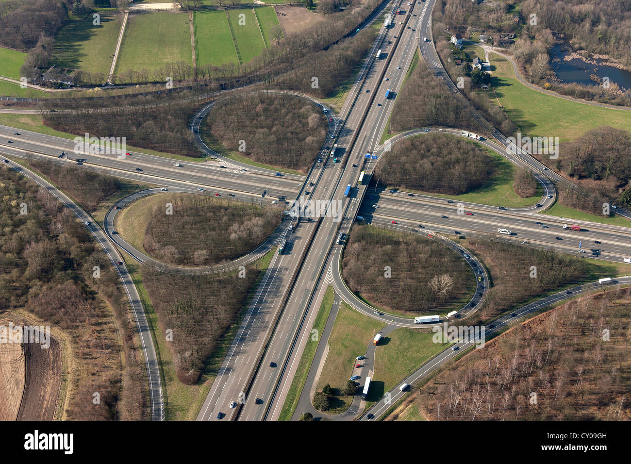 Luftaufnahme, Kreuzung der Autobahnen A46 und A3, Autobahnkreuz Hilden, Rheinland, Nordrhein-Westfalen Stockfoto