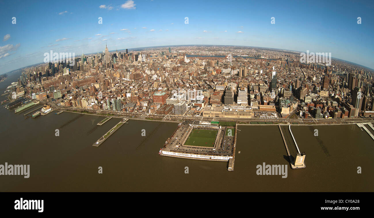 Luftaufnahme, Rundflug, Hudson River Park mit einem Fußball Feld, New York City, New York, USA, Nordamerika Stockfoto